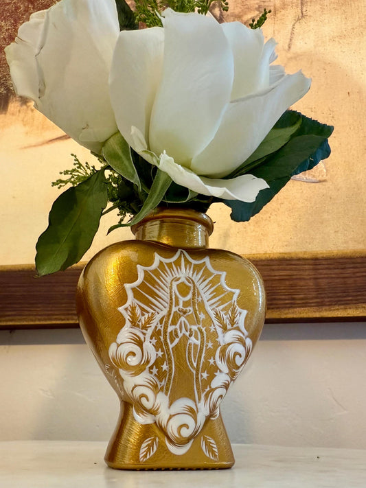 Virgencita en Oro heart vase